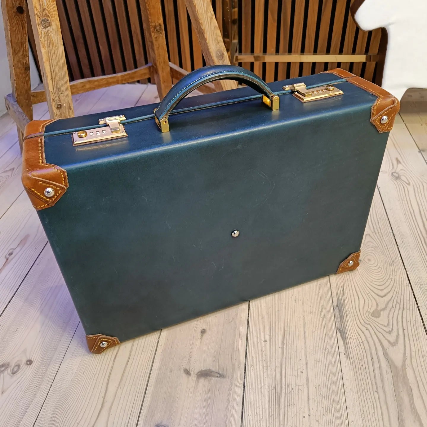 Attaché case